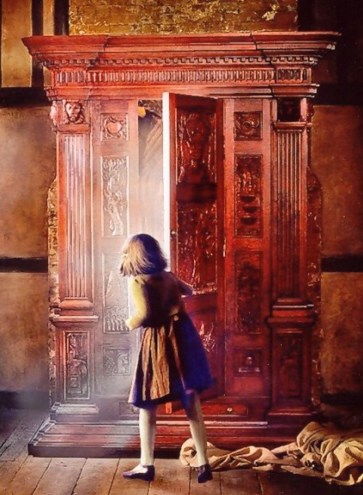 cropped-narniawardrobe_1_orig-e1532633835743.jpg